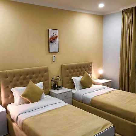 Book Hotel Tbilisi Ngoại thất bức ảnh