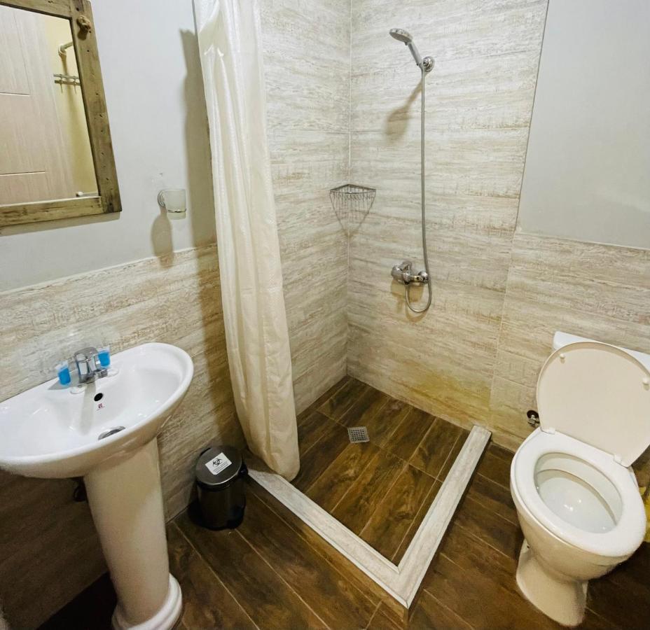 Book Hotel Tbilisi Ngoại thất bức ảnh