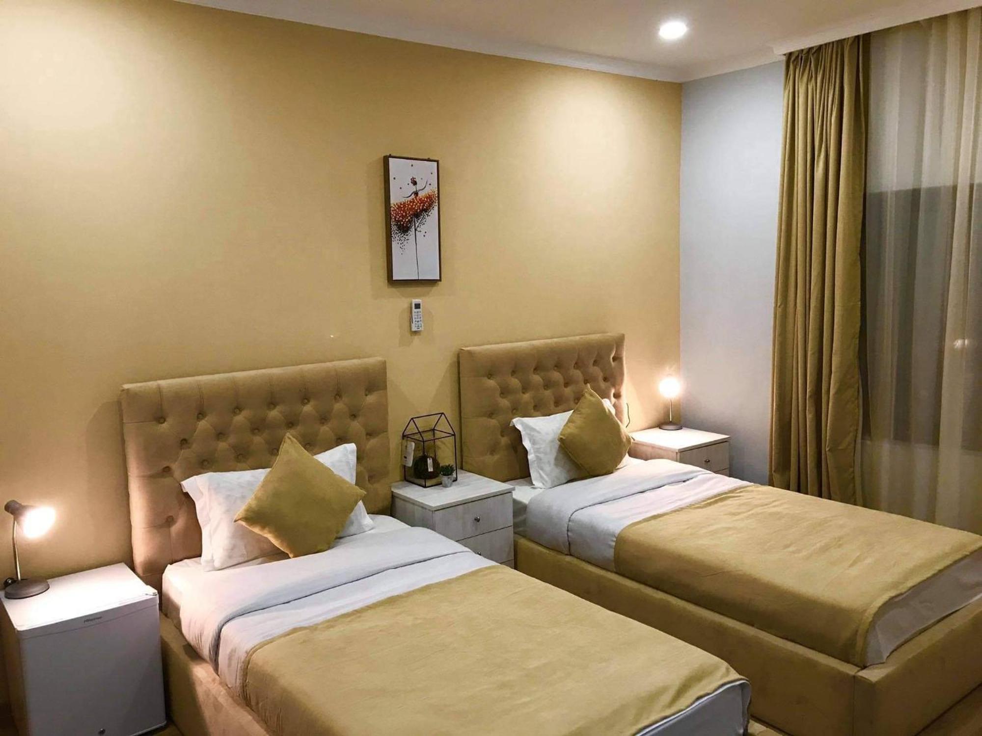 Book Hotel Tbilisi Ngoại thất bức ảnh